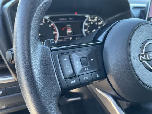 Certified 2023 Nissan Rogue SV image 24