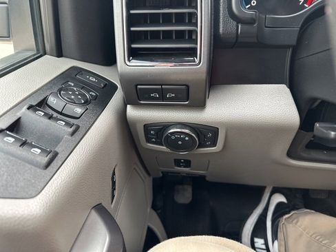 Used 2021 Ford F250 XLT w/ XLT Premium Package image 14
