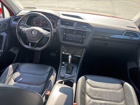Used 2018 Volkswagen Tiguan SEL Premium AWD/4WD image 9