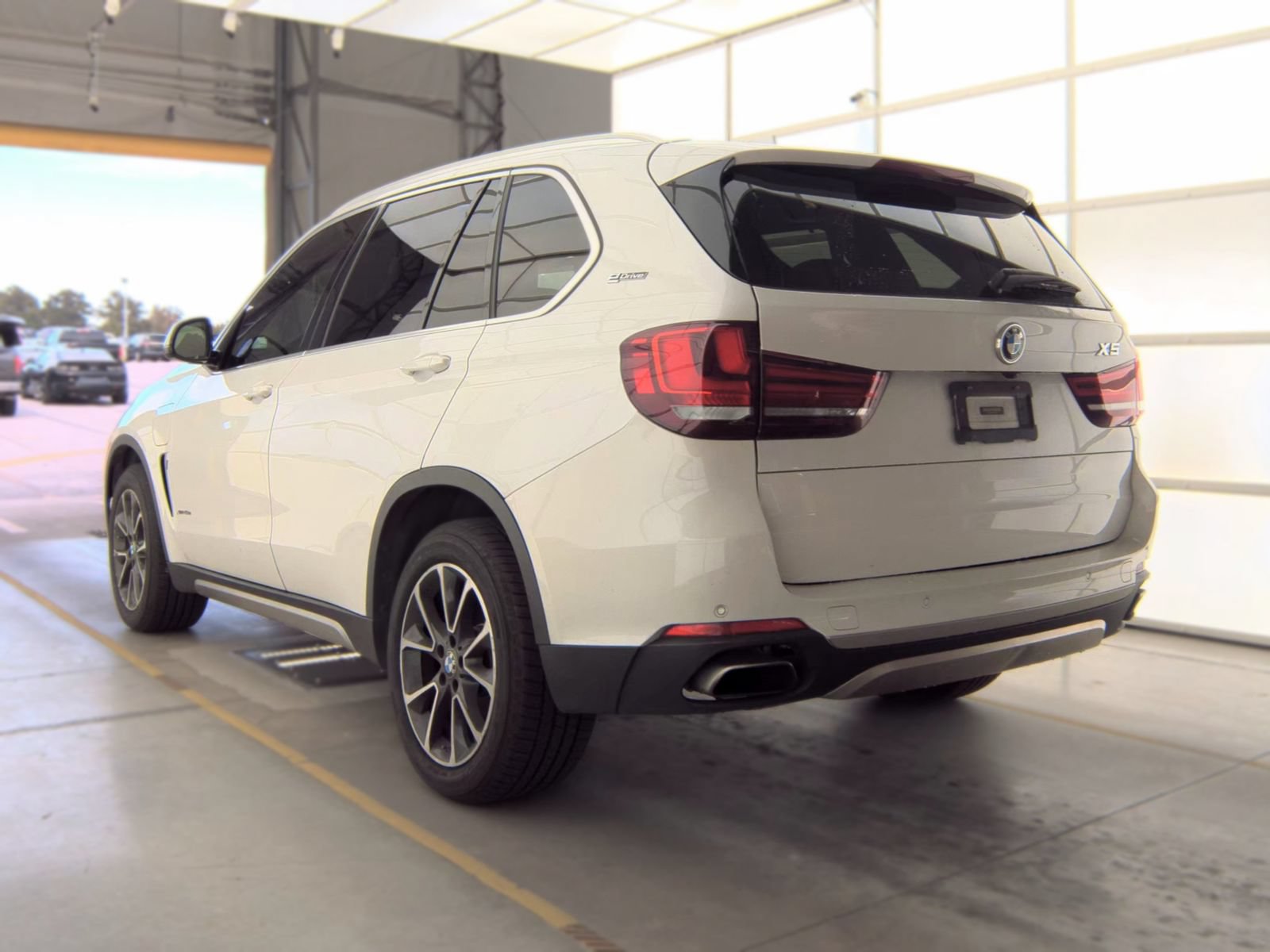 Used 2017 BMW X5 xDrive40e AWD/4WD image 2