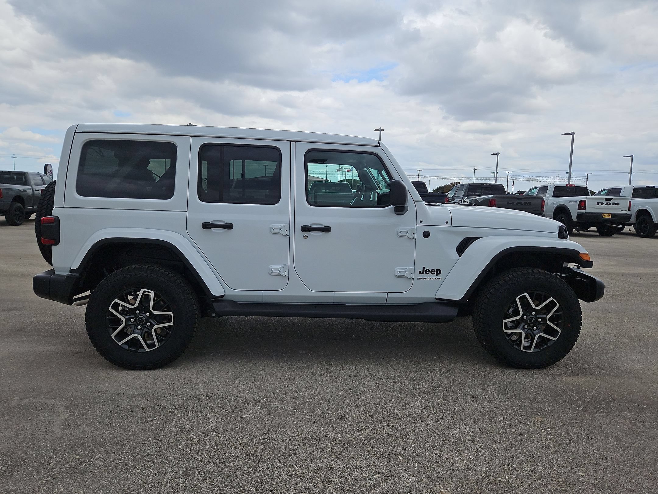 New 2027 Jeep Wrangler Unlimited Sahara AWD/4WD image 2