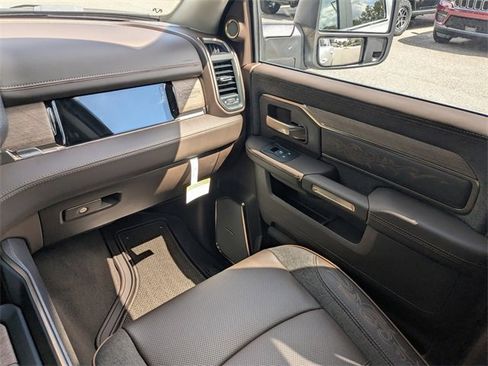New 2026 RAM 2500 Limited image 17