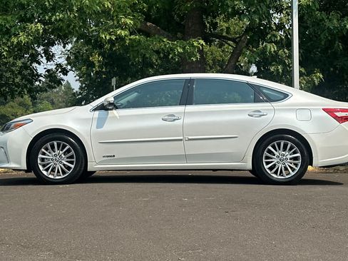 Used 2016 Toyota Avalon Limited w/ Protection Package FWD image 5