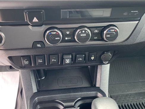 Used 2021 Toyota Tacoma TRD Off-Road w/ Technology Package RWD image 24