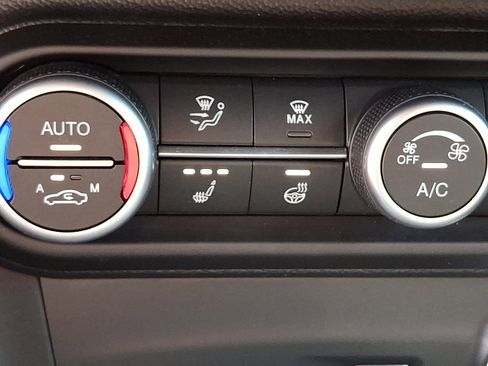 Used 2020 Alfa Romeo Stelvio Ti w/ Active Blind Spot Package AWD/4WD image 24