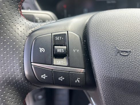 Used 2025 Ford Escape ST-Line Select AWD/4WD image 20