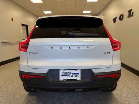 New 2026 Volvo XC40 B5 Plus w/ Protection Package Premier image 9