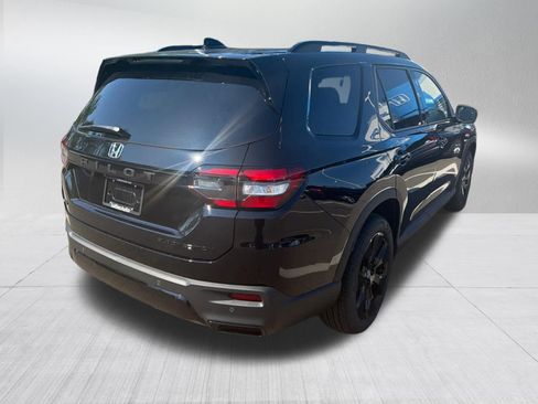 Certified 2026 Honda Pilot Black Edition image 6