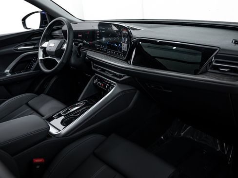 New 2025 Audi Q5 2.0T Premium Plus image 8