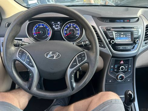 Used 2014 Hyundai Elantra SE w/ Option Group 02 FWD image 10