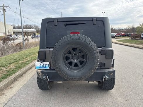 Used 2014 Jeep Wrangler Unlimited Sahara w/ Connectivity Group image 6