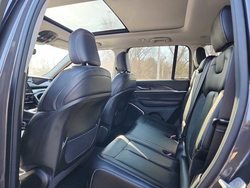 Used 2022 Jeep Grand Cherokee Limited 4xe image 10