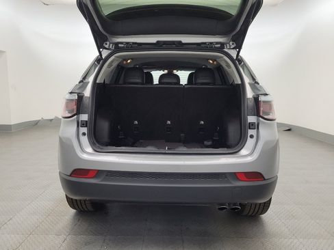 Used 2021 Jeep Compass Latitude image 29