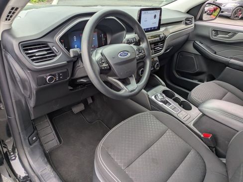 Used 2025 Ford Escape Active AWD/4WD image 17