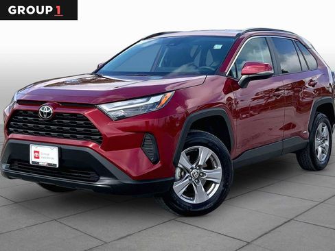 Used 2025 Toyota RAV4 XLE AWD/4WD image 1