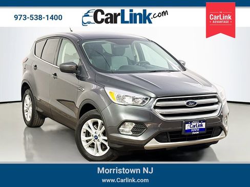 Used 2019 Ford Escape SE image 1