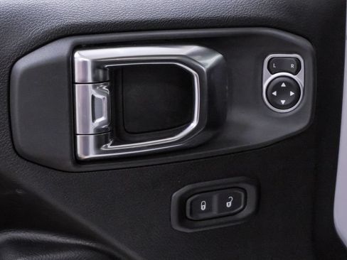 Used 2026 Jeep Gladiator Mojave AWD/4WD image 25
