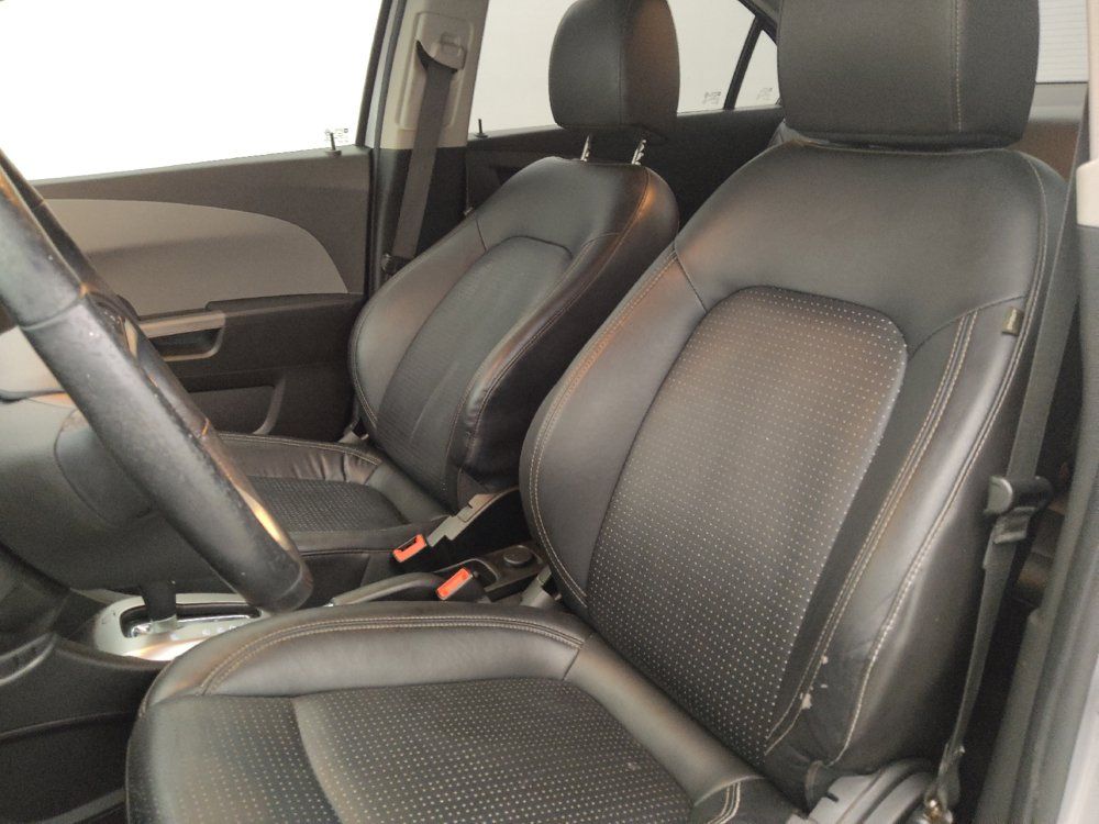 Used 2020 Chevrolet Sonic Premier FWD image 17