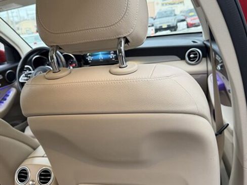 Used 2022 Mercedes-Benz GLC 300 4MATIC w/ Premium Package Lite image 50