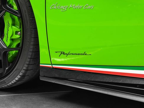 Used 2018 Lamborghini Huracan Performante AWD/4WD image 28