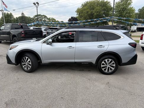 Used 2022 Subaru Outback Premium AWD/4WD image 4