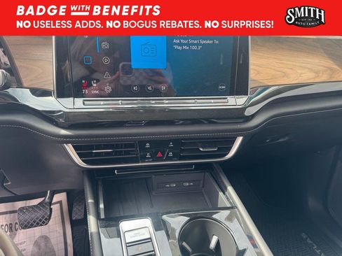 Used 2025 Volkswagen Atlas SE image 11