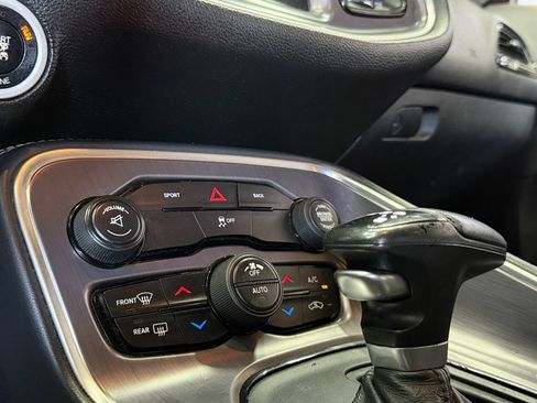 Used 2016 Dodge Challenger SXT RWD image 20