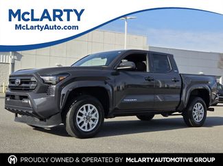 Used 2024 Toyota Tacoma SR5 video 1