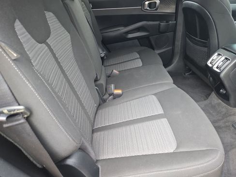 Certified 2024 Kia Sorento LX FWD image 18