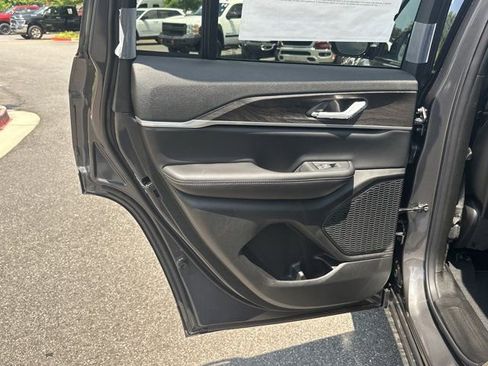 New 2026 Jeep Grand Cherokee Altitude RWD image 20