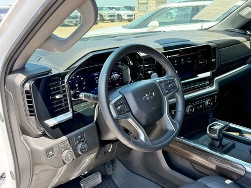 Certified 2026 Chevrolet Silverado 1500 RST AWD/4WD image 17