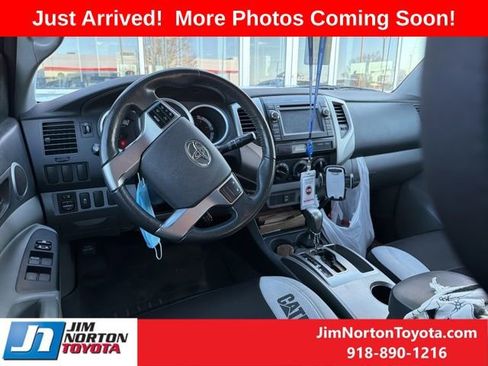 Used 2013 Toyota Tacoma PreRunner w/ SR5 Pkg image 9
