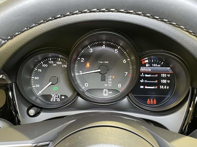 Certified 2025 Porsche Macan AWD/4WD image 43
