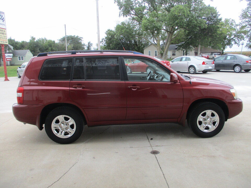 Used 2006 Toyota Highlander 2WD w/ Cold Weather Pkg image 2