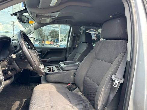 Used 2018 GMC Sierra 1500 SLE w/ SLE Value Package AWD/4WD image 4