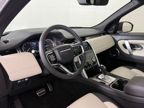 Used 2023 Land Rover Discovery Sport SE R-Dynamic image 4