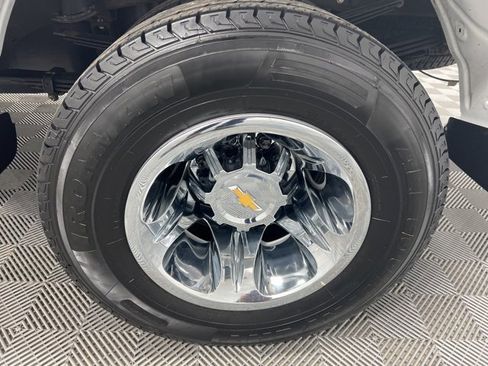 Used 2024 Chevrolet Silverado 3500 LT image 9