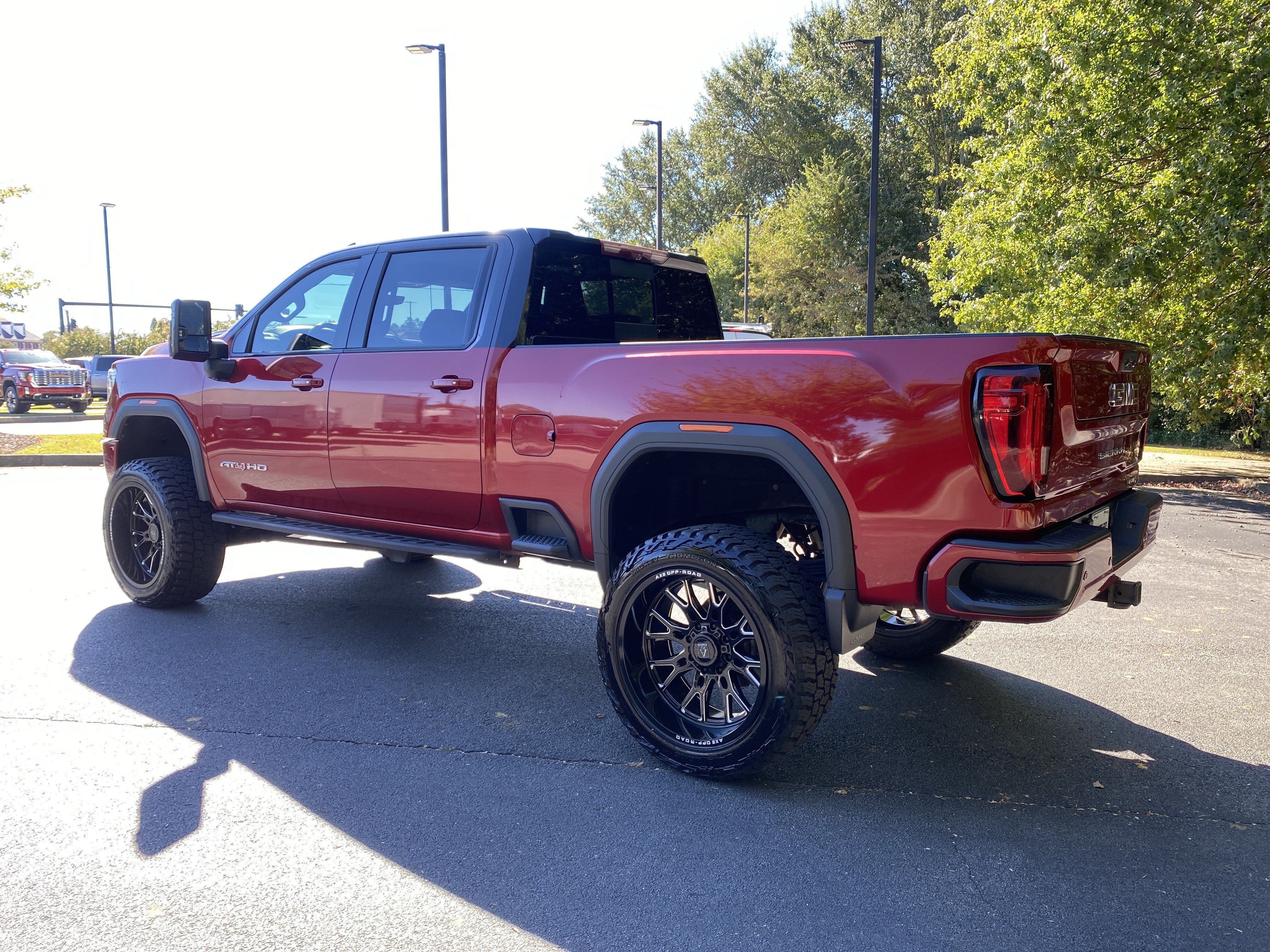 Used 2021 GMC Sierra 2500 AT4 w/ AT4 Premium Plus Package AWD/4WD image 7