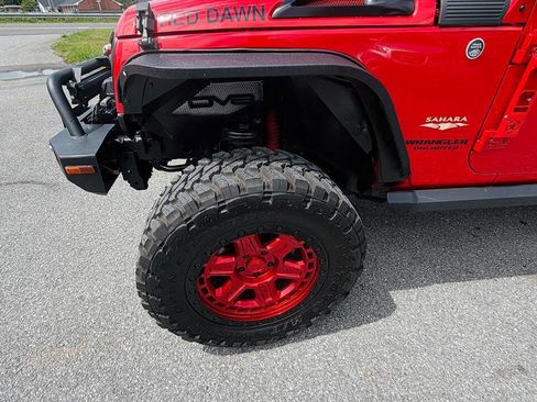 Used 2014 Jeep Wrangler Unlimited Sahara AWD/4WD image 18