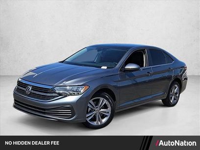 Used 2023 Volkswagen Jetta SE w/ Panoramic Sunroof Package