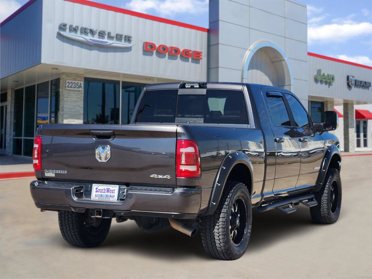 Used 2023 RAM 3500 Laramie AWD/4WD image 5