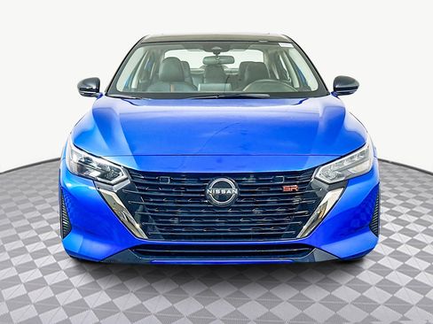 Used 2025 Nissan Sentra SR w/ SR Premium Package image 2