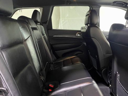 Used 2022 Jeep Grand Cherokee Limited image 39