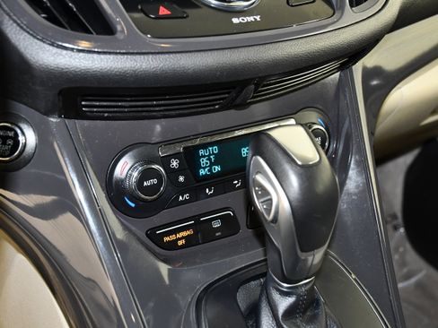 Used 2016 Ford Escape Titanium w/ Equipment Group 301A AWD/4WD image 29