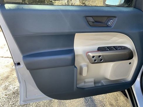 Used 2025 Ford Maverick Lariat w/ 4K Tow Package image 17