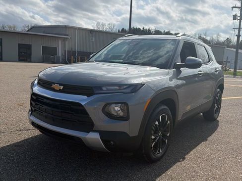 Used 2023 Chevrolet TrailBlazer LT FWD image 1