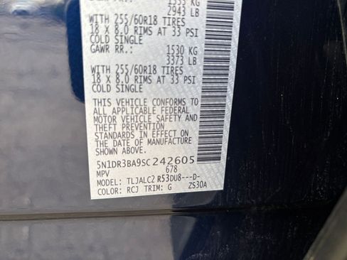 Used 2025 Nissan Pathfinder SV image 32