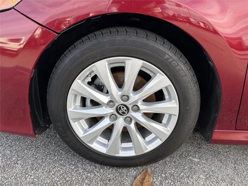 Used 2018 Toyota Camry LE FWD image 10