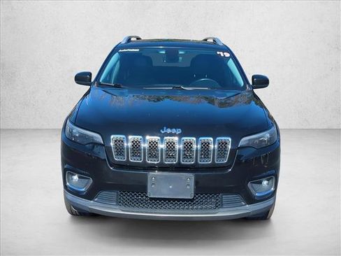 Used 2019 Jeep Cherokee Limited image 2