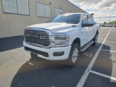 Used 2023 RAM 2500 Laramie AWD/4WD image 3